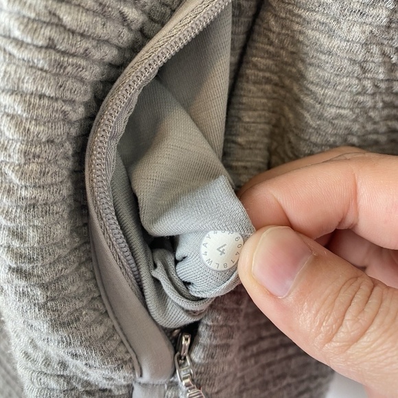 Lululemon On Repeat Bomber coat Heathered Core Lt Grey Textured Full Zip Size 4 - Picture 5 of 12